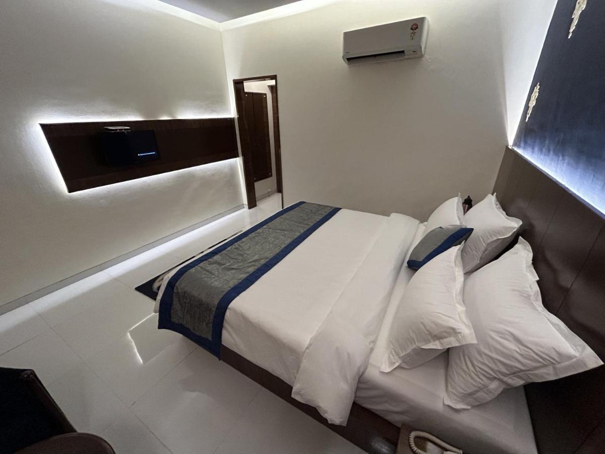 Hotel Gautam โลนาวาลา ภายนอก รูปภาพ