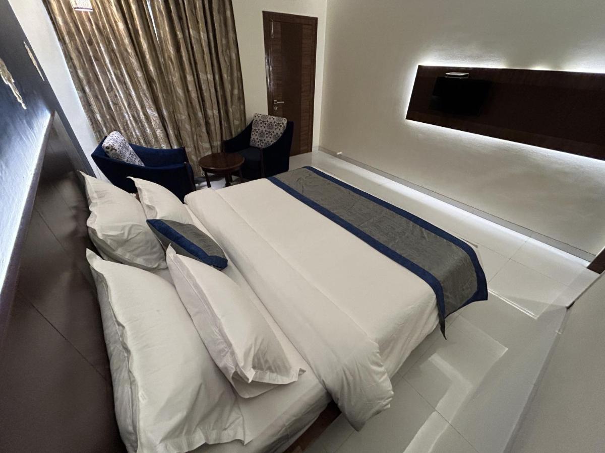 Hotel Gautam โลนาวาลา ภายนอก รูปภาพ